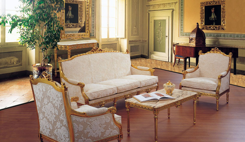Klasik altın ve beyaz mobilya