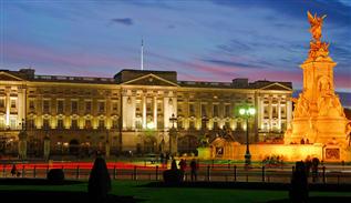 کاخ سلطنتی باکینگهام در لندن
