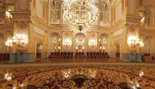 زخرفة ورنيش قصر الكرملين في موسكو