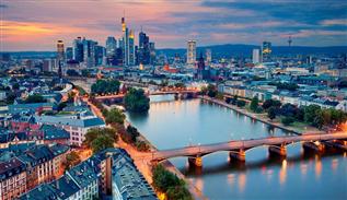 فرانكفورت هي أكبر مدينة في هيسن في ألمانيا