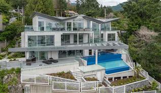 خانه فوق العاده لوکس 4580 Marine Drive در غرب ونکوور