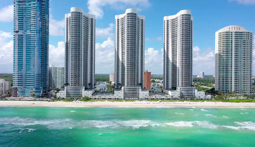 Florida kıyılarındaki Trump Tower