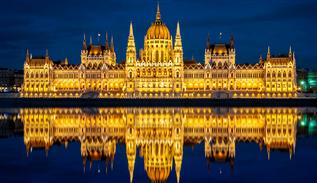 ساختمان پارلمان مجارستان در بوداپست