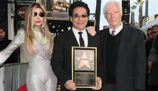 اندی خواننده ایرانی در هالیوود صاحب ستاره شد