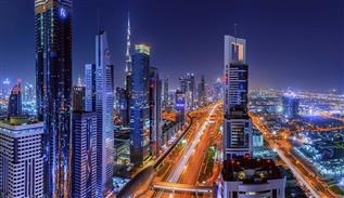 نورپردازی شهر دبی در شب