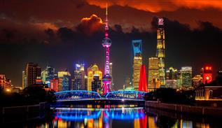 نورپردازی خیره کننده آسمان خراش های شانگهای در شب