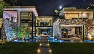 Modern villa on Sierra Alta street in Los Angeles