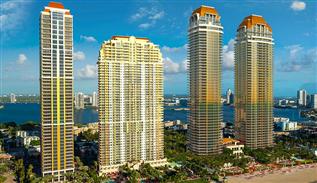 Miami'deki modern Acqualina Penthouse