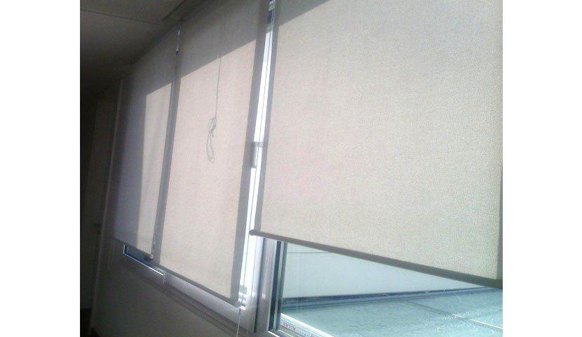 پرده محافظ خورشیدی داخل ساختمان